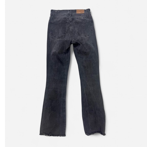 Madewell Cali Demi-Boot Jeans in Hollindale
Wash Size 25-Tall Kick Flare - Picture 2 of 6